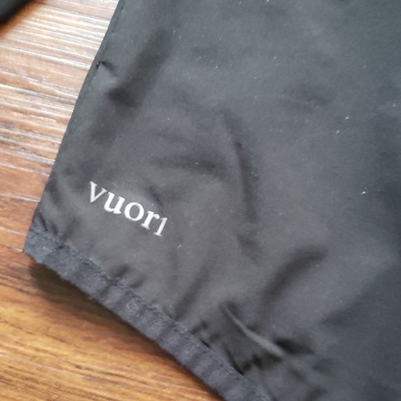 Vuori Men's Black Hooded Windbreaker Athleisure Outdoor Size XL - Picture 10 of 11